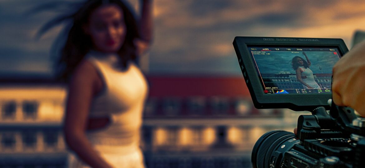 red-camera-3